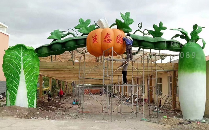 果蔬門(mén)頭雕塑