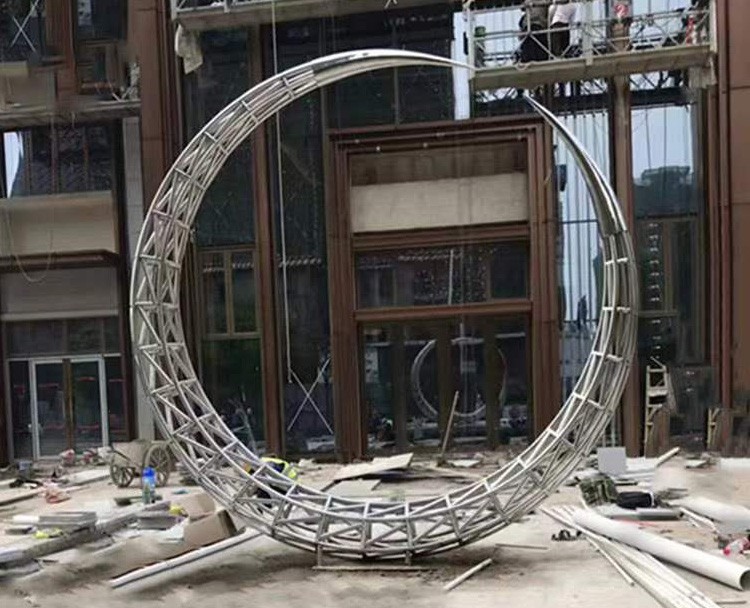 不銹鋼月亮雕塑